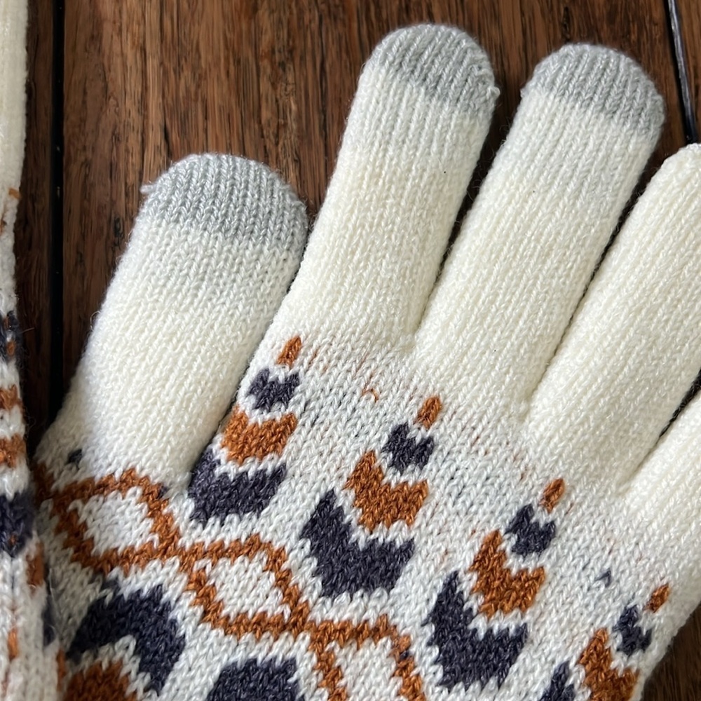 NWT Muk Luks Wool Knit Gloves Fair Isle Touch Screen Compatible - Picture 6 of 6